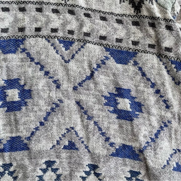 Blue & White Patterned Knit Poncho - Picture 4 of 6